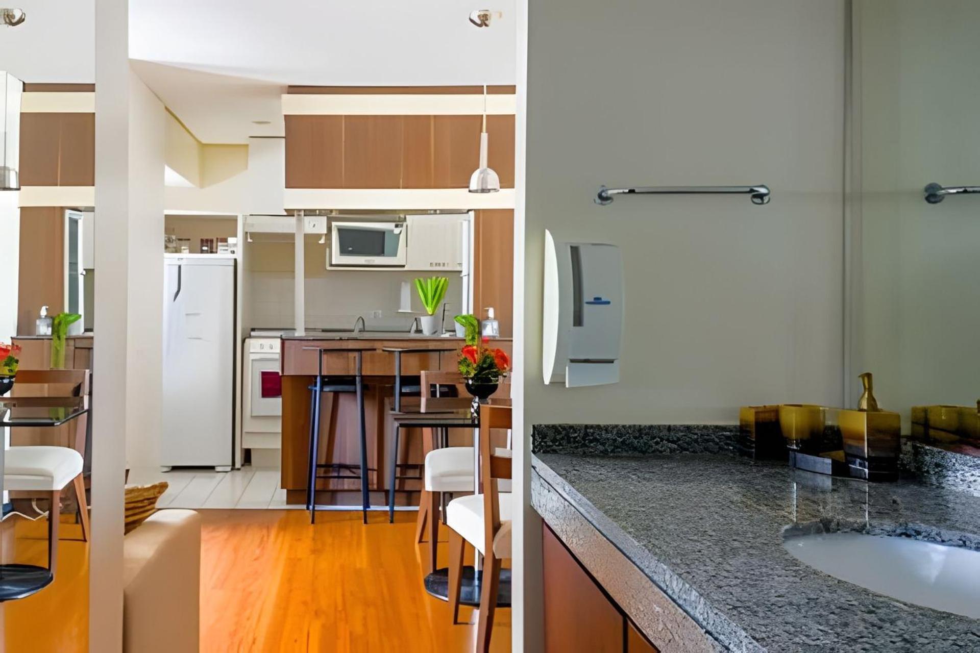Apartamento Conforto No Bigorrilho, Petfriendly, Garagem *